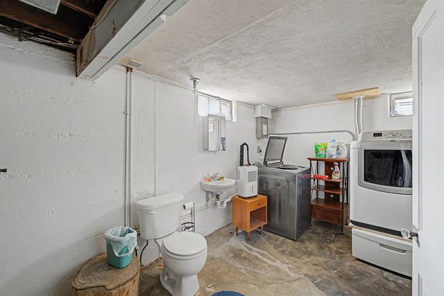 913 Custer St., Salina, KS 67401