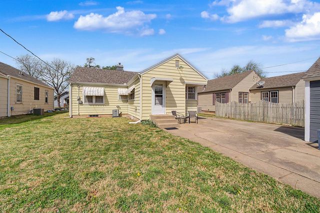 913 Custer St., Salina, KS 67401