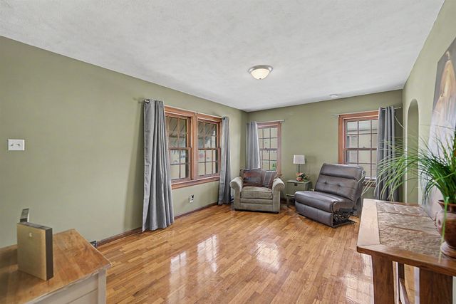 913 Custer St., Salina, KS 67401