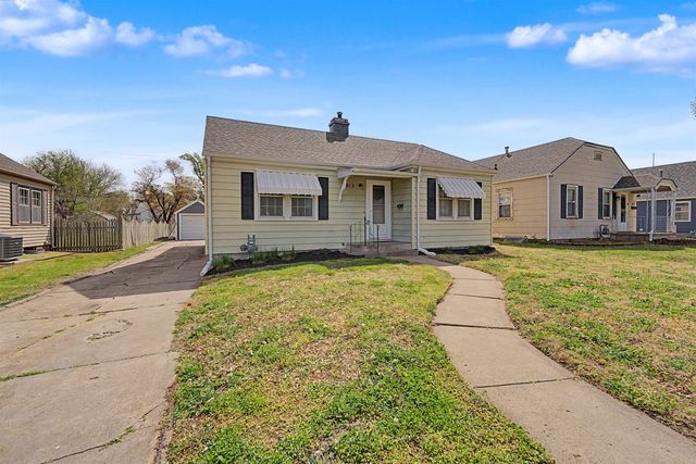 913 Custer St., Salina, KS 67401