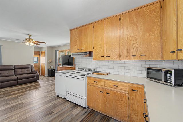 913 Custer St., Salina, KS 67401