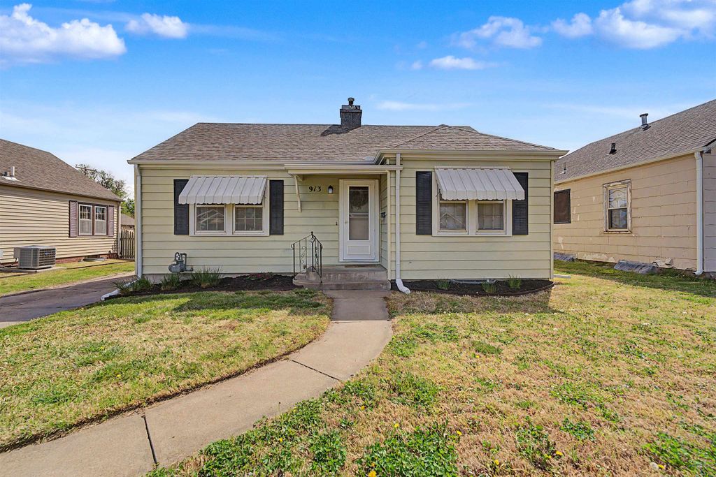 913 Custer St., Salina, KS 67401