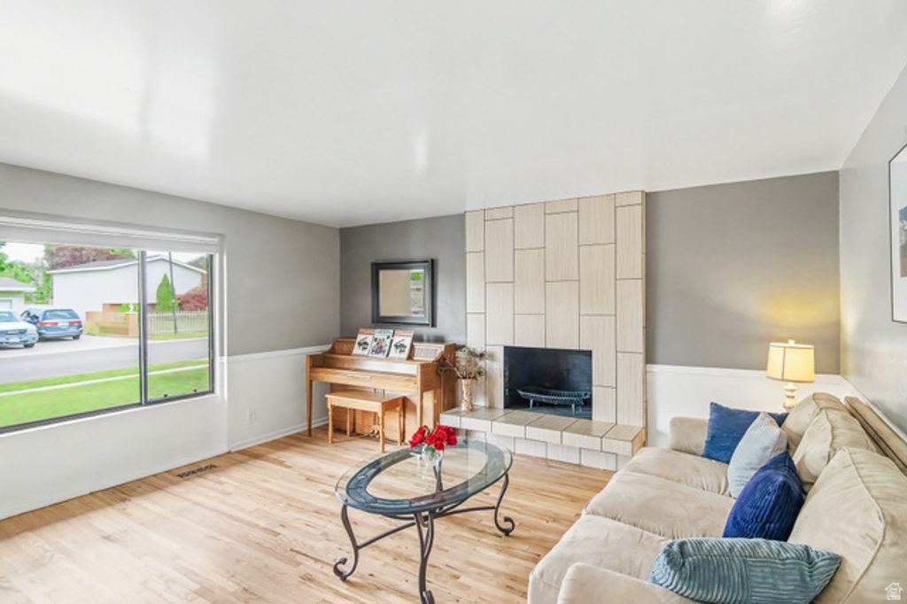 Image 3 of property listing at 4342 S 3920 W, West Valley City, UT 84120