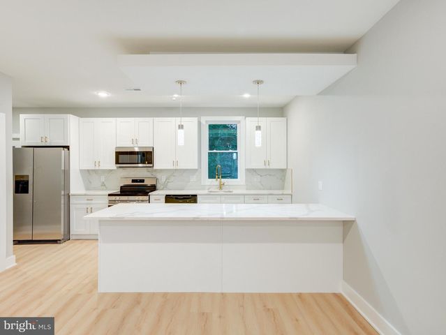 1933-35 N LEITHGOW ST, Philadelphia, PA 19122