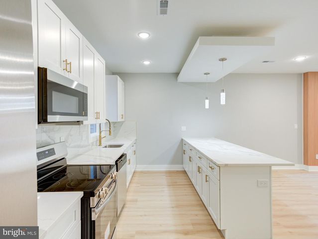 1933-35 N LEITHGOW ST, Philadelphia, PA 19122