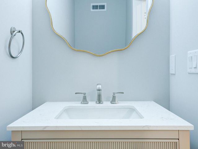 1933-35 N LEITHGOW ST, Philadelphia, PA 19122