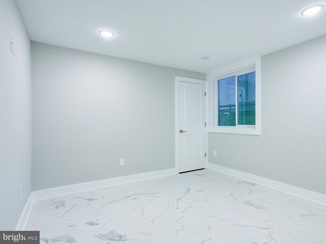 1933-35 N LEITHGOW ST, Philadelphia, PA 19122