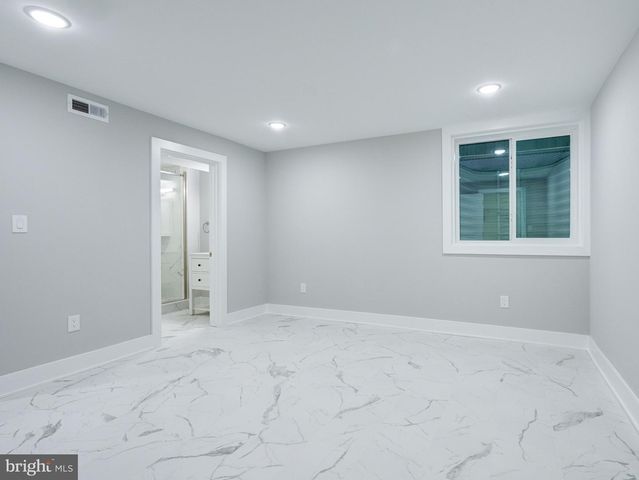 1933-35 N LEITHGOW ST, Philadelphia, PA 19122