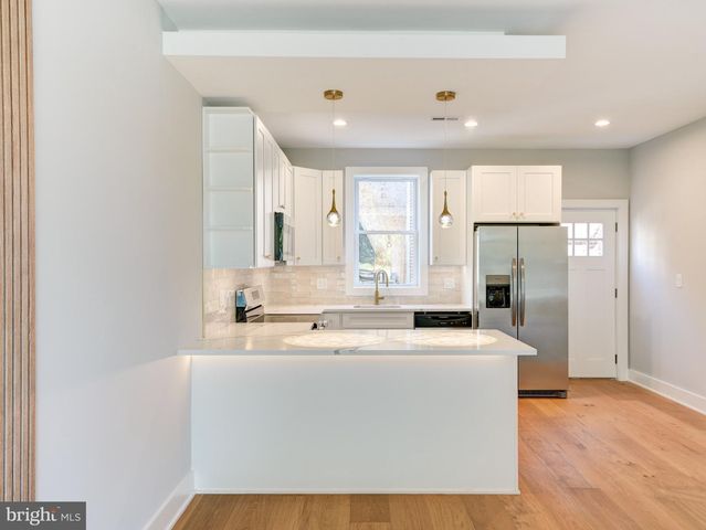 1933-35 N LEITHGOW ST, Philadelphia, PA 19122