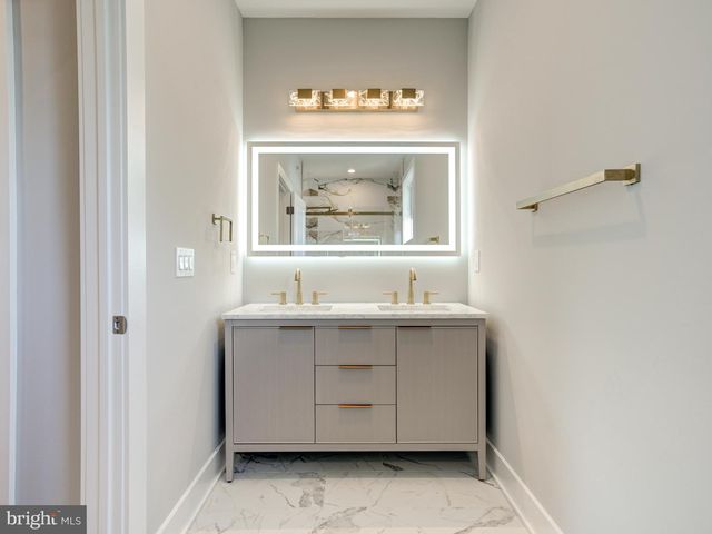 1933-35 N LEITHGOW ST, Philadelphia, PA 19122