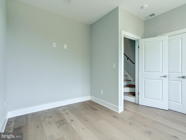 1933-35 N LEITHGOW ST, Philadelphia, PA 19122