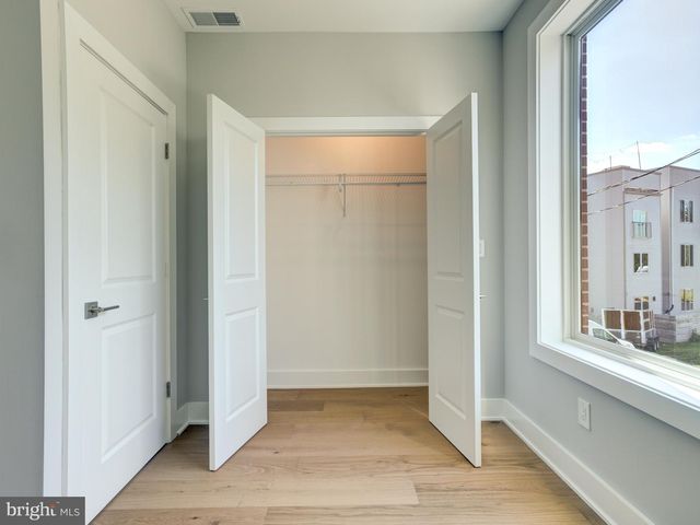 1933-35 N LEITHGOW ST, Philadelphia, PA 19122