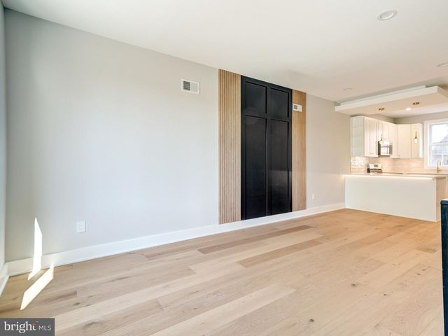 1933-35 N LEITHGOW ST, Philadelphia, PA 19122