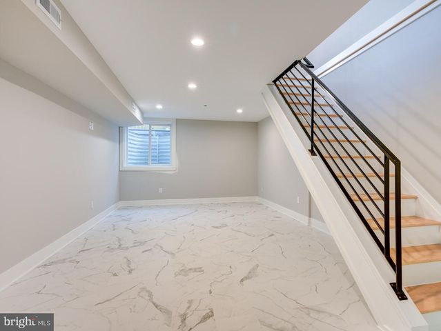 1933-35 N LEITHGOW ST, Philadelphia, PA 19122