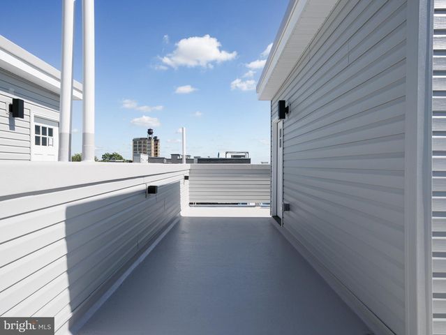 1933-35 N LEITHGOW ST, Philadelphia, PA 19122