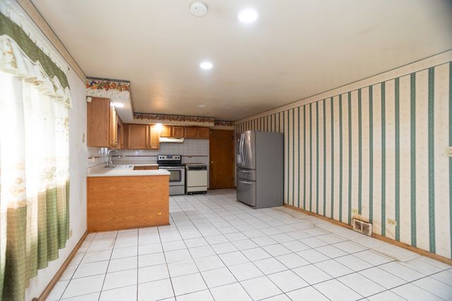 17246 Bernadine Street, Lansing, IL 60438