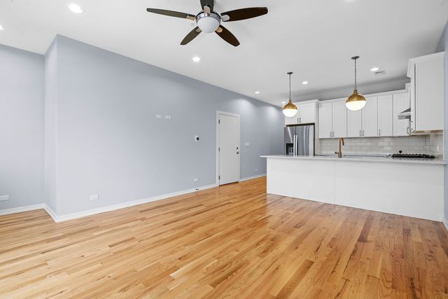 4337 S Berkeley Avenue 2, Chicago, IL 60653