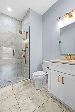 4337 S Berkeley Avenue 2, Chicago, IL 60653