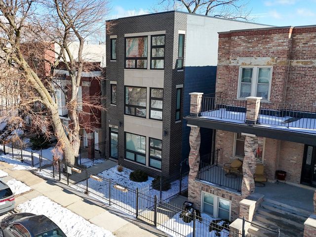 4337 S Berkeley Avenue 2, Chicago, IL 60653