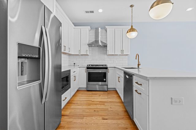 4337 S Berkeley Avenue 2, Chicago, IL 60653