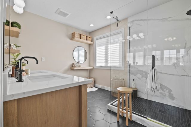 1013 NE 16th Street, Ankeny, IA 50021