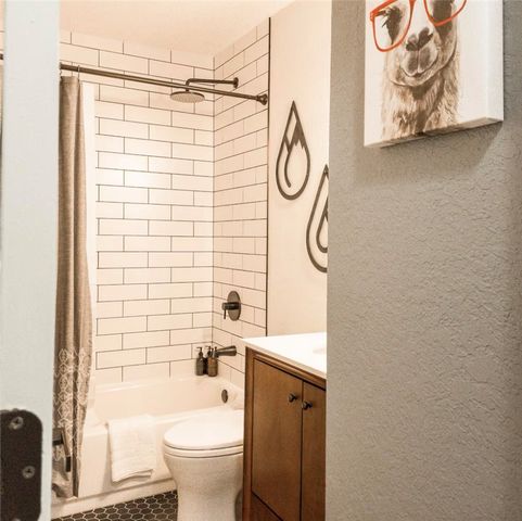 23 Brookhollow Place, Bentonville, AR 72712