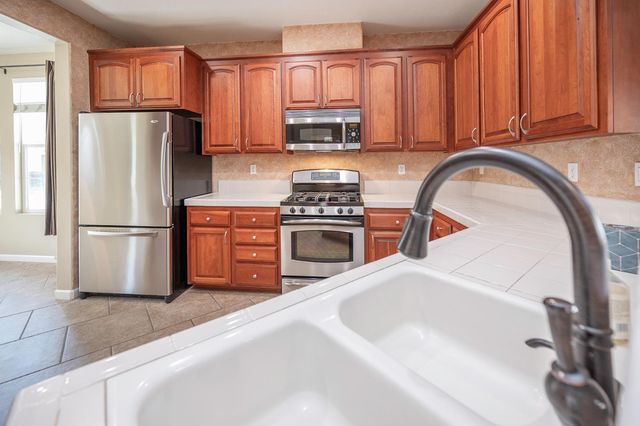 688 Humbert St, Folsom, CA 95630