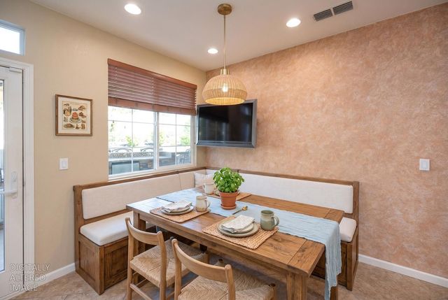 688 Humbert St, Folsom, CA 95630