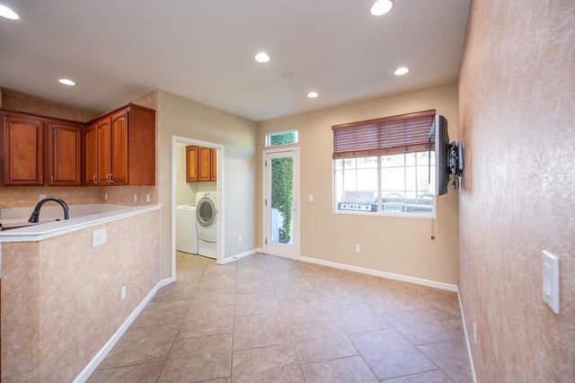 688 Humbert St, Folsom, CA 95630