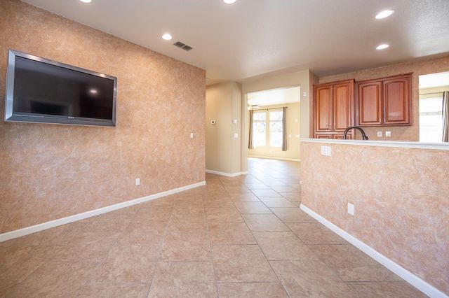 688 Humbert St, Folsom, CA 95630