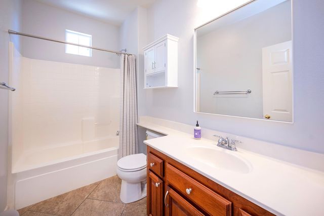 688 Humbert St, Folsom, CA 95630