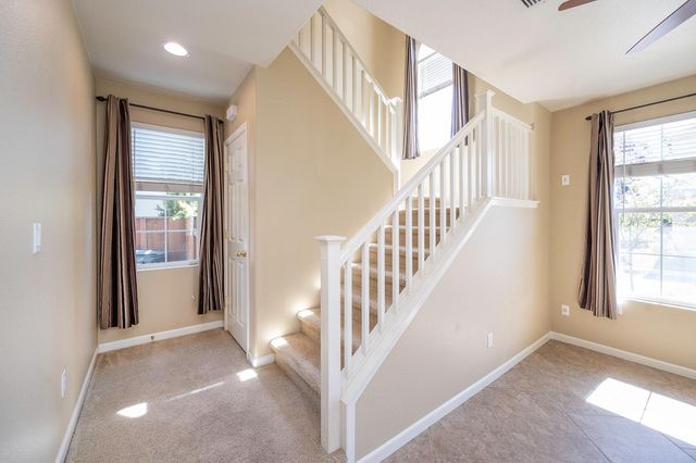 688 Humbert St, Folsom, CA 95630
