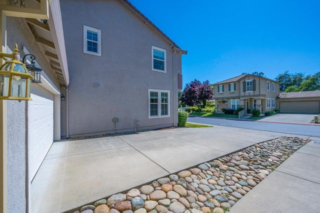 688 Humbert St, Folsom, CA 95630
