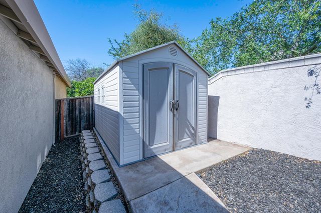688 Humbert St, Folsom, CA 95630