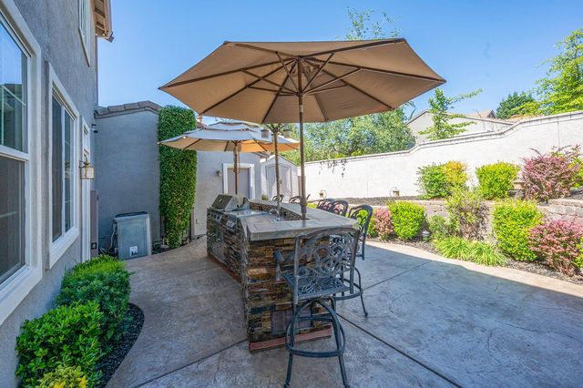688 Humbert St, Folsom, CA 95630