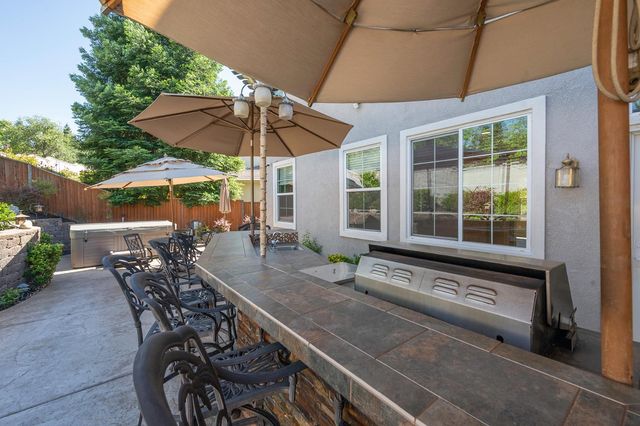 688 Humbert St, Folsom, CA 95630