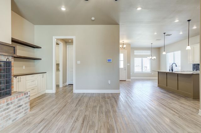 1114 N Granby Avenue, Lubbock, TX 79416