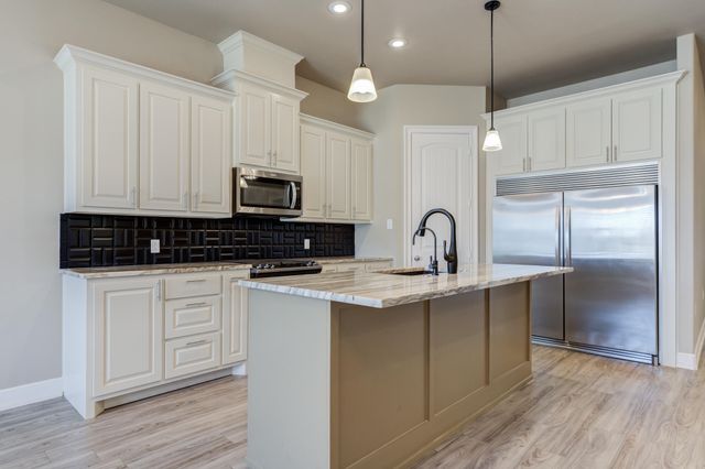 1114 N Granby Avenue, Lubbock, TX 79416