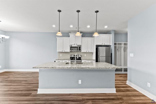 91 Barnyard Way, Perry, GA 31069