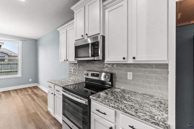 91 Barnyard Way, Perry, GA 31069