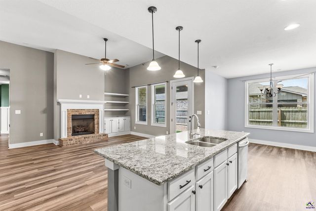 91 Barnyard Way, Perry, GA 31069
