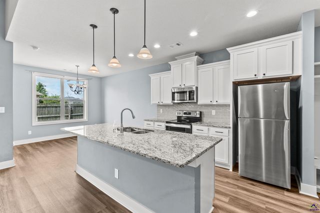 91 Barnyard Way, Perry, GA 31069