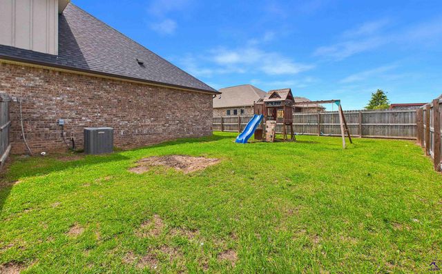 91 Barnyard Way, Perry, GA 31069
