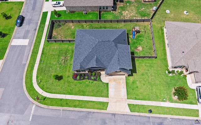 91 Barnyard Way, Perry, GA 31069