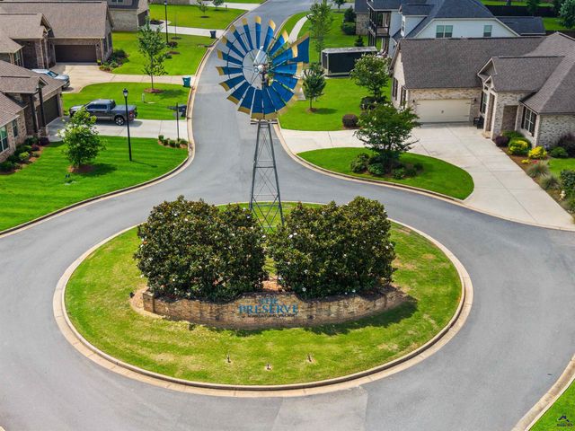 91 Barnyard Way, Perry, GA 31069
