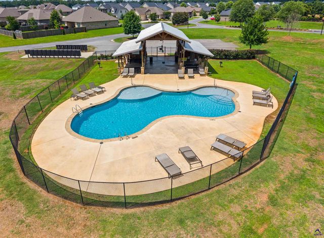 91 Barnyard Way, Perry, GA 31069