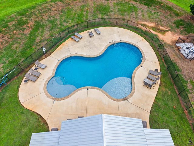 91 Barnyard Way, Perry, GA 31069