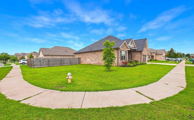 91 Barnyard Way, Perry, GA 31069