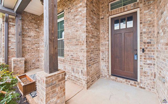 91 Barnyard Way, Perry, GA 31069
