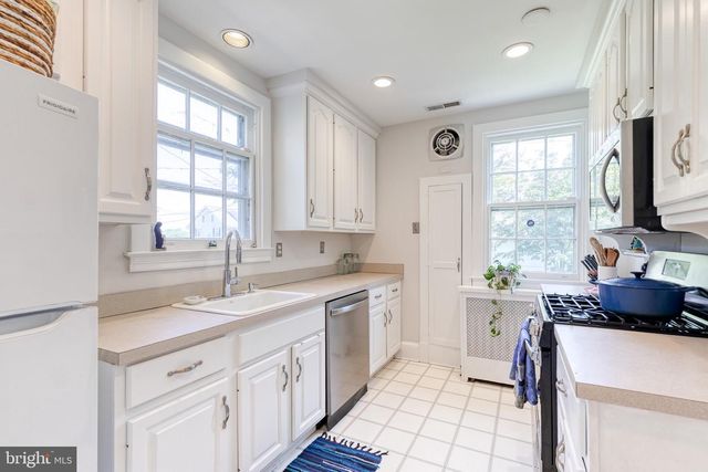 3 SAINT DUNSTANS GARTH, Baltimore, MD 21212
